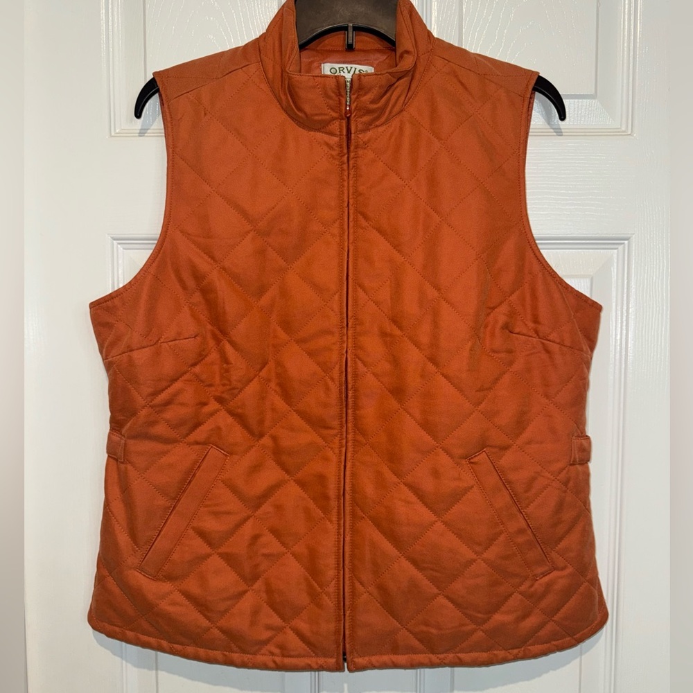Orvis Quilted Burnt Orange Vest. Size M